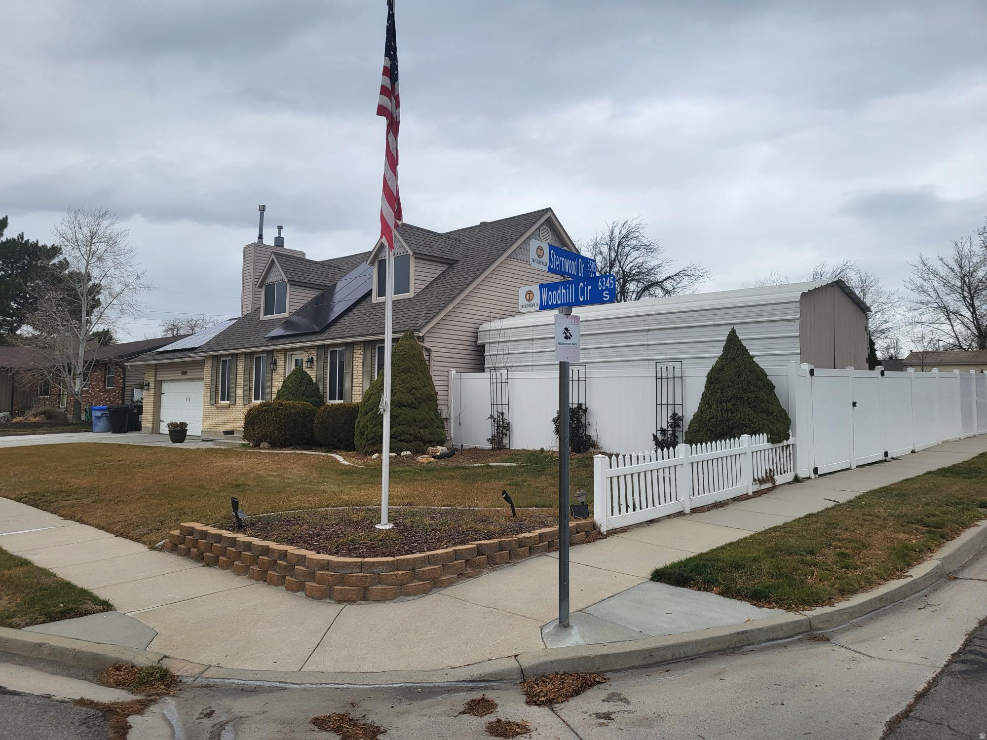 WINDWOOD ESTATES - Residential