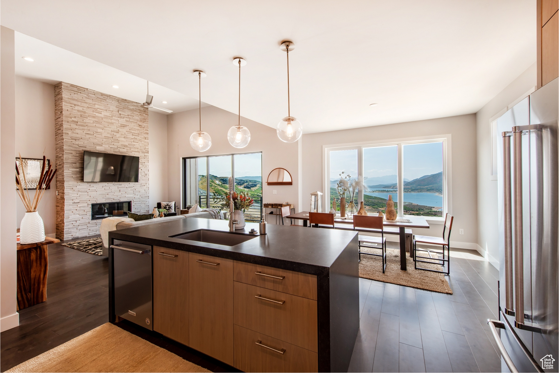 Hideout, Utah 84036, United States, 3 Bedrooms Bedrooms, ,4 BathroomsBathrooms,Residential,Active,31899