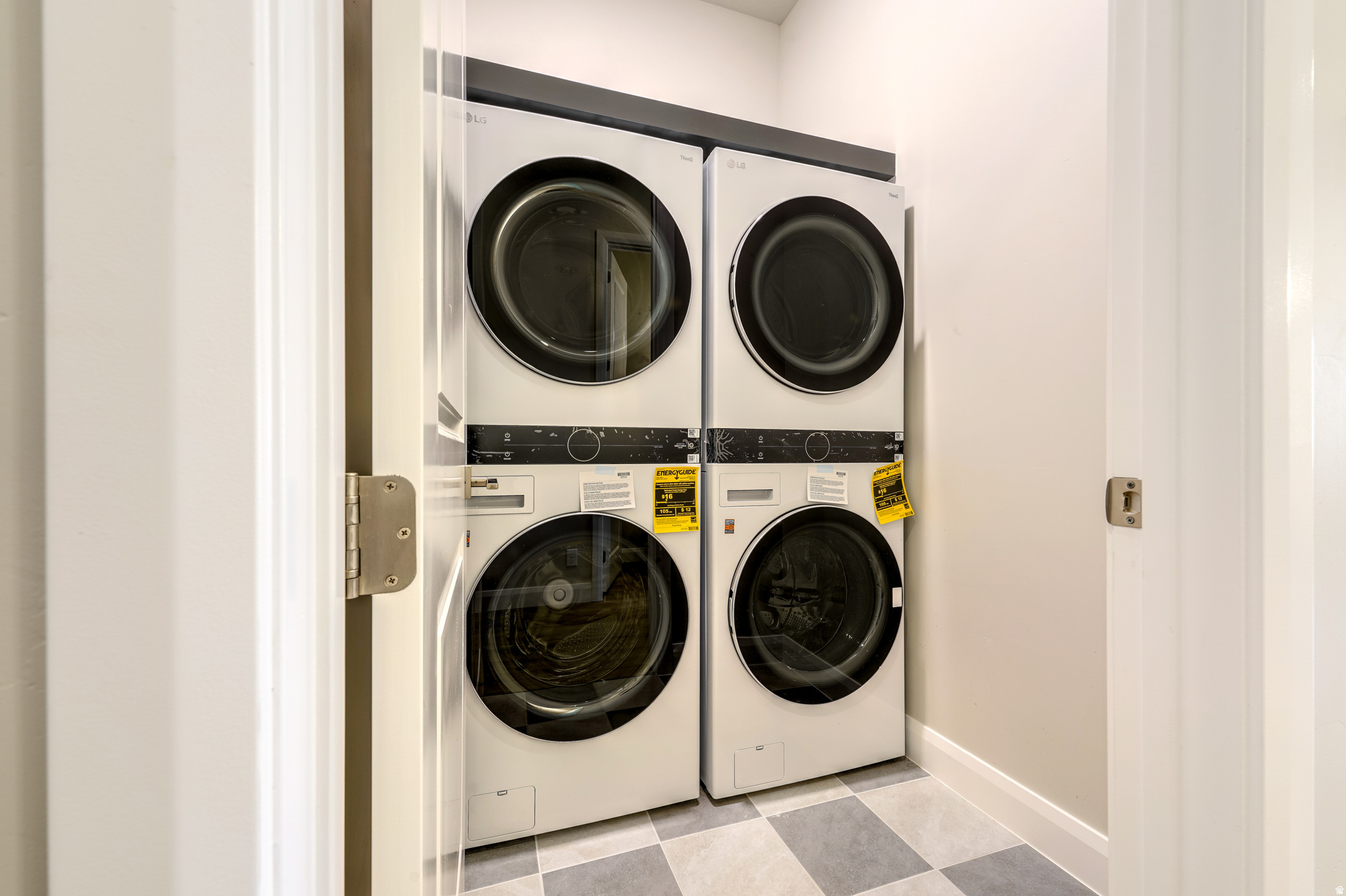 ATKINVILLE TOWNHOMES AT DESERT COLOR - Residential