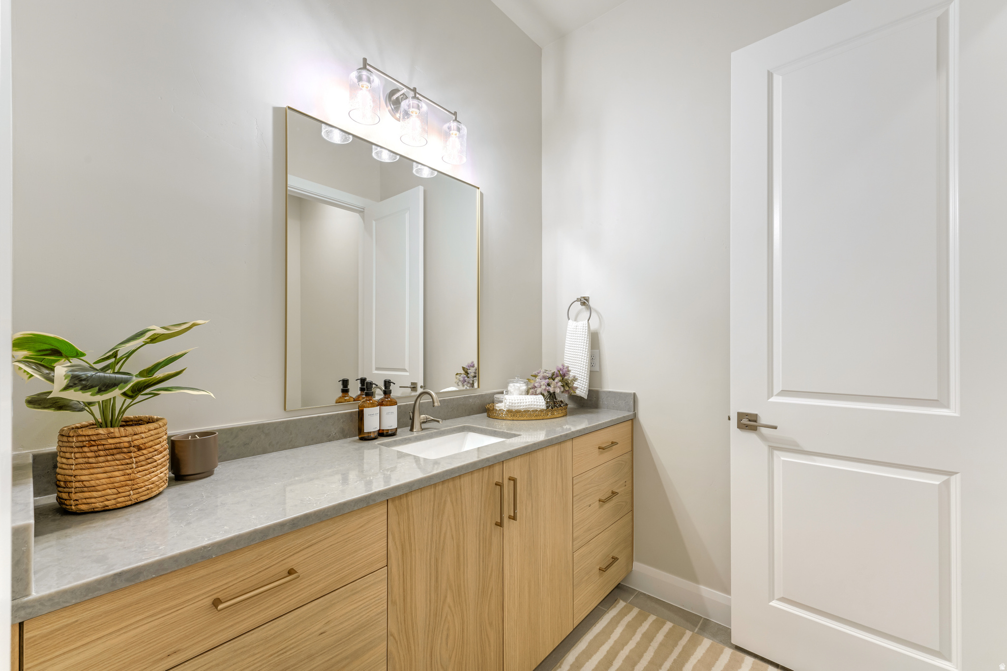 ATKINVILLE TOWNHOMES AT DESERT COLOR - Residential