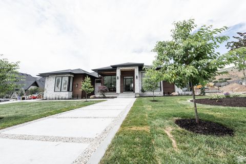 Photo of 287 E HERITAGE DR, Alpine, UT 84004 (MLS # 2059917)