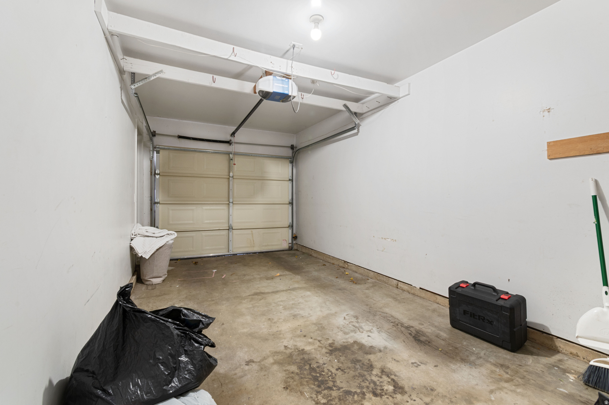 SUNDOWNER CONDO PHASE I - Residential