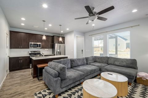 Tiny photo for 11463 S STREAM PARK DR, South Jordan, UT 84009 (MLS # 2146325)