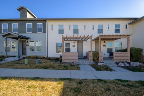 Tiny photo for 11463 S STREAM PARK DR, South Jordan, UT 84009 (MLS # 2146325)