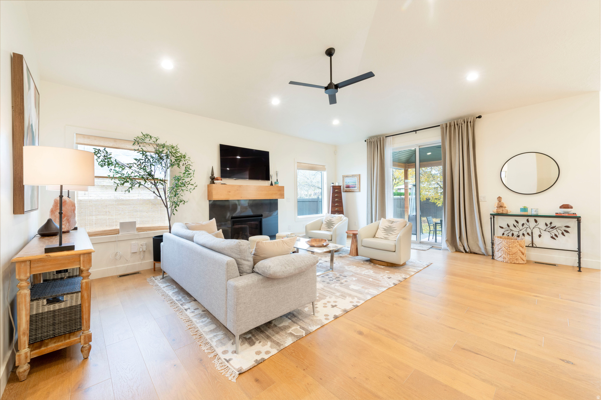 LAKEWOOD - Residential