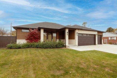 Photo of 1574 E WINWARD DR, Holladay, UT 84117 (MLS # 2122199)