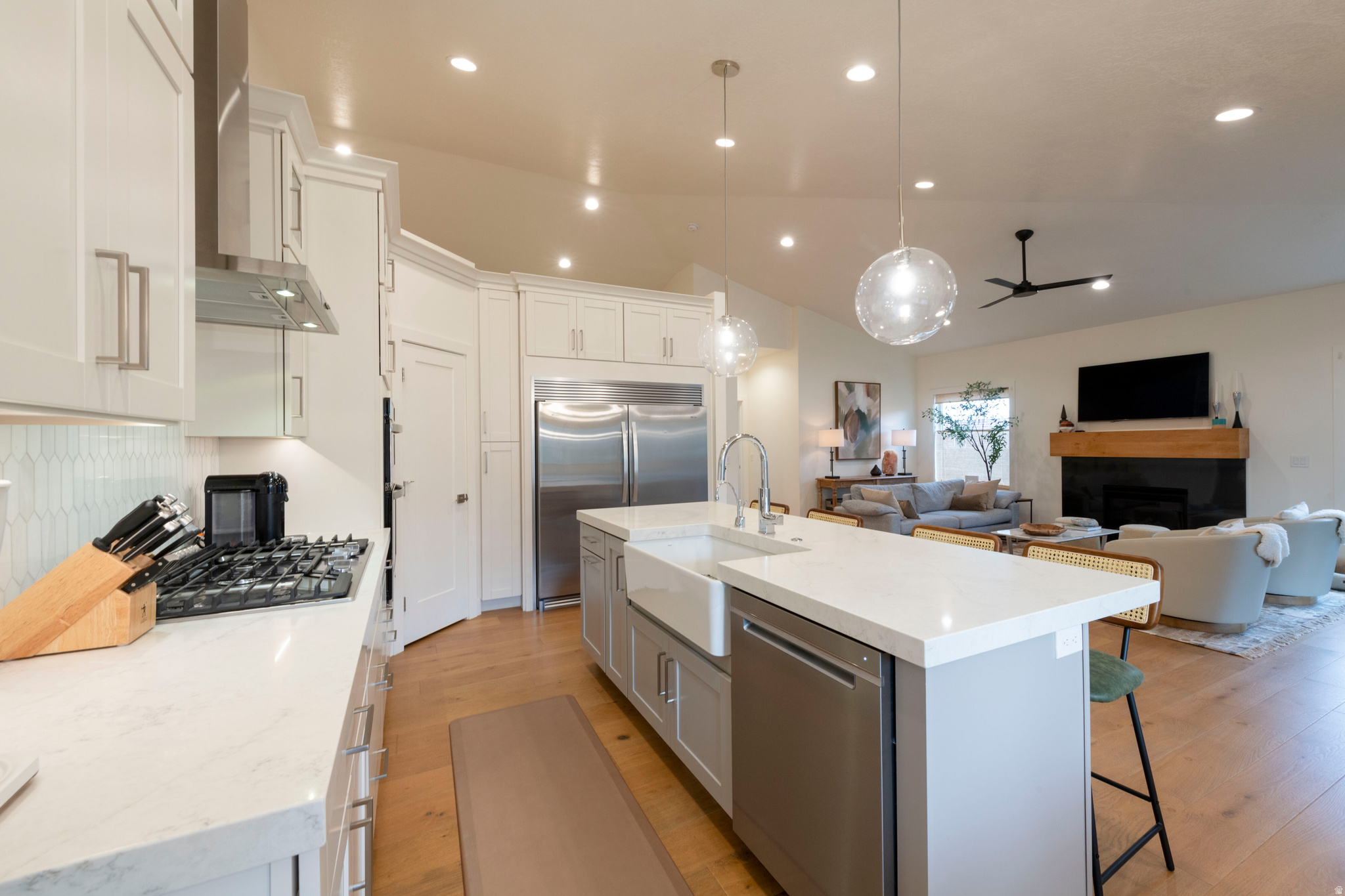 LAKEWOOD - Residential