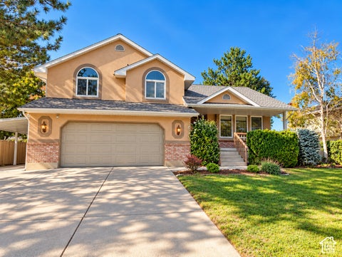 Photo of 11976 S HIDDEN VALLEY RD E, Sandy, UT 84092 (MLS # 2192821)