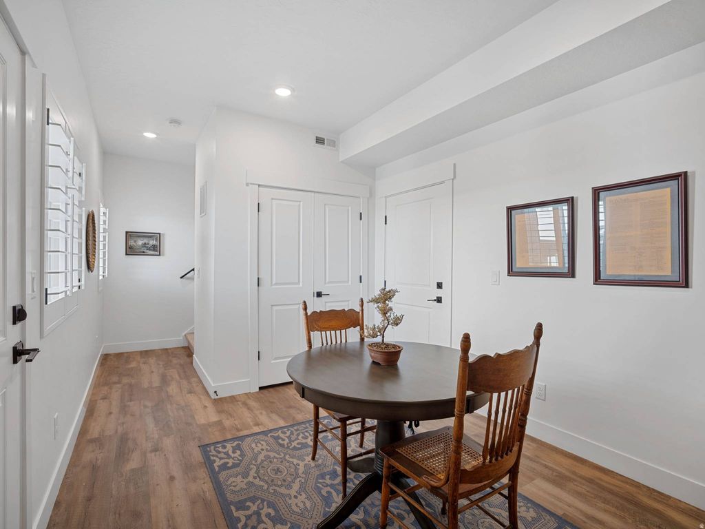 Photo of 45 E VANTAGE DR, North Salt Lake, UT 84054 (MLS # 2156098)