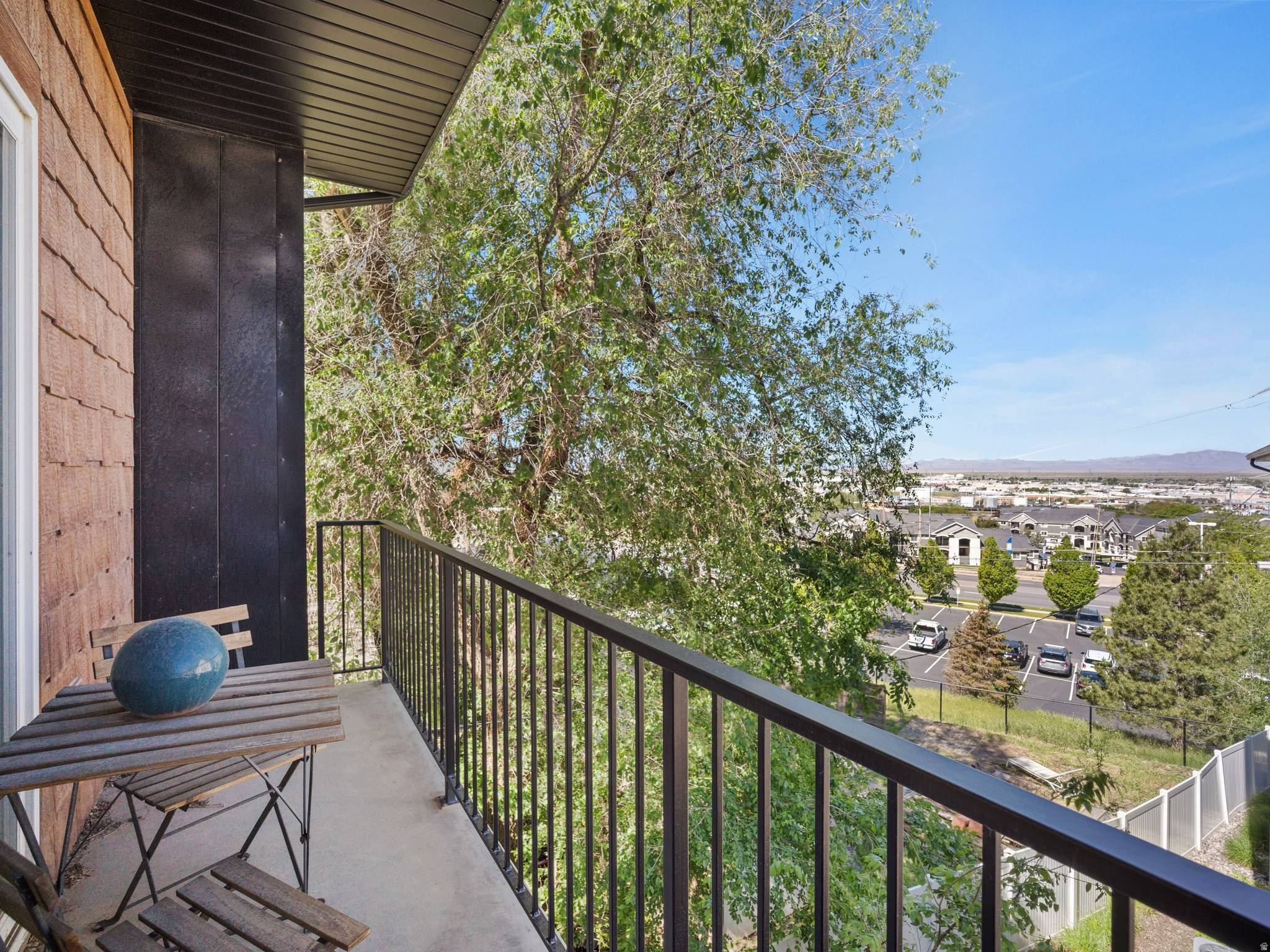 TOWNES AT VANTAGE POINT - Residential