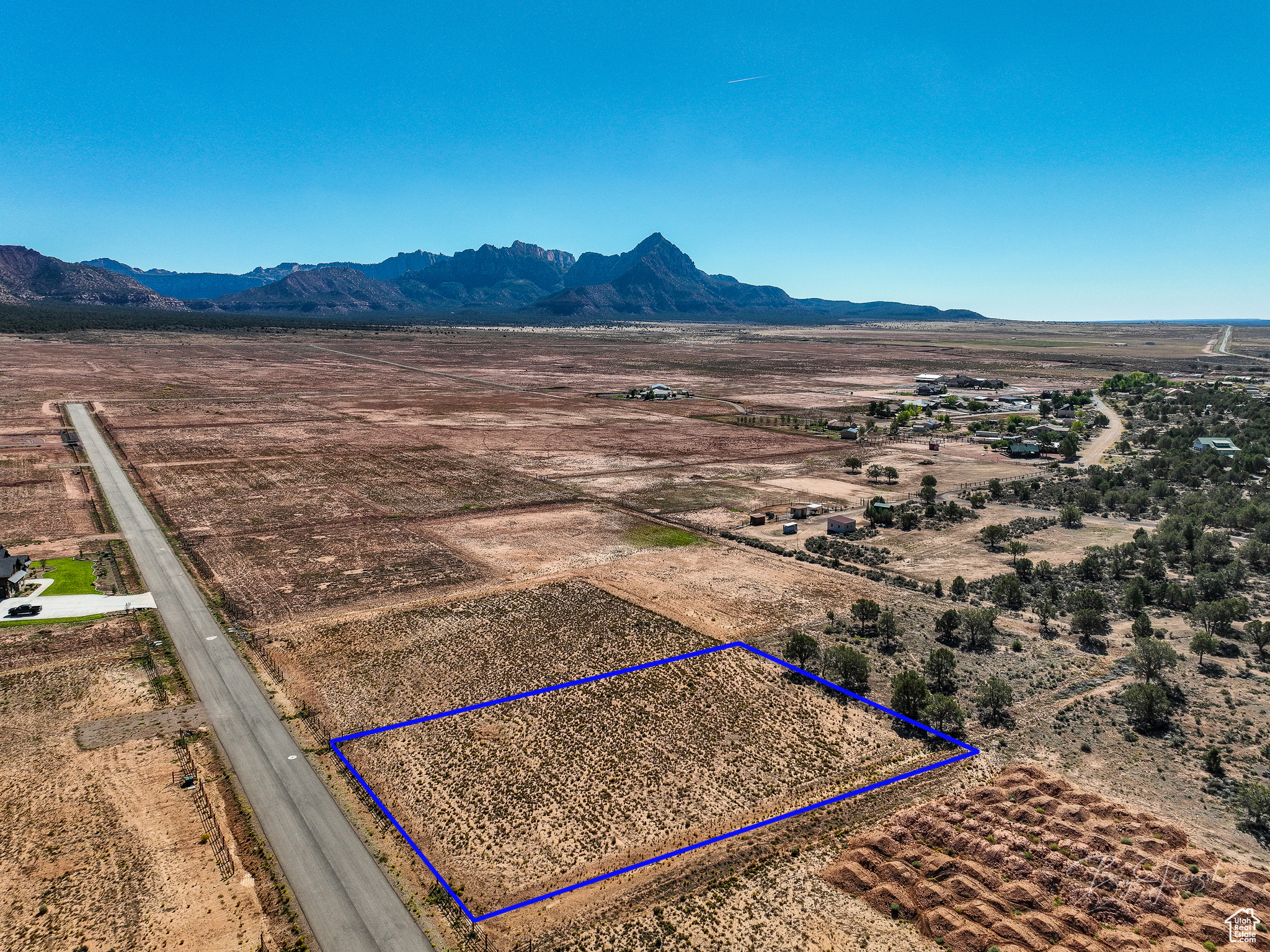 WELLS ESTATES - Land