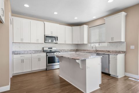 Tiny photo for 4368 E INVERNESS LN E, Eagle Mountain, UT 84005 (MLS # 2134943)