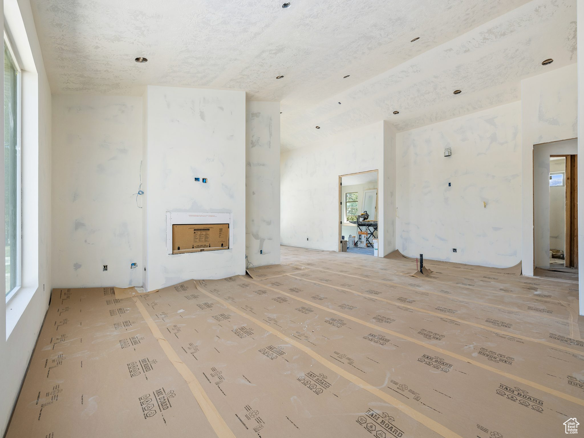 MOUNT LOAFER FLATS - Residential