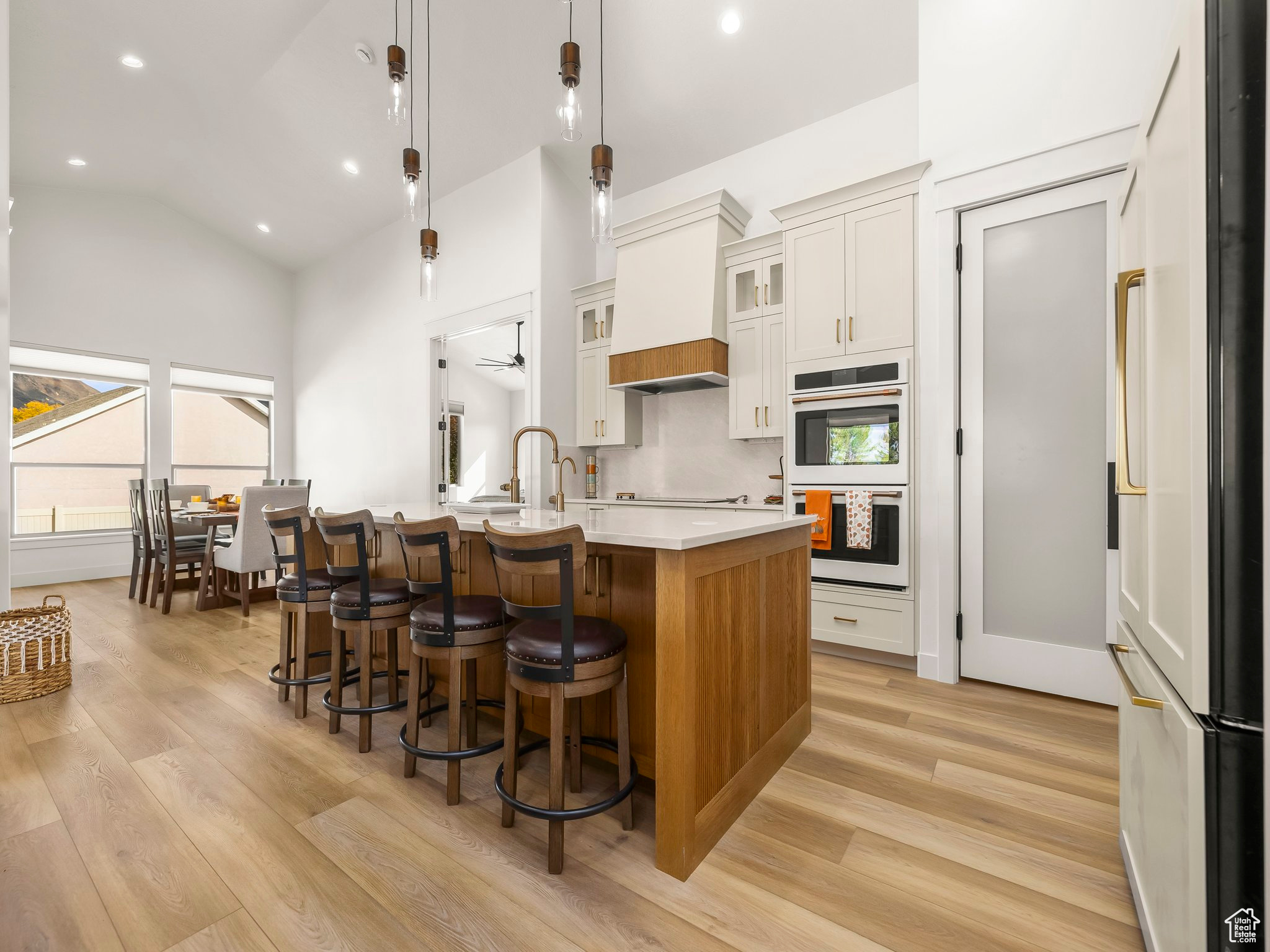 MOUNT LOAFER FLATS - Residential