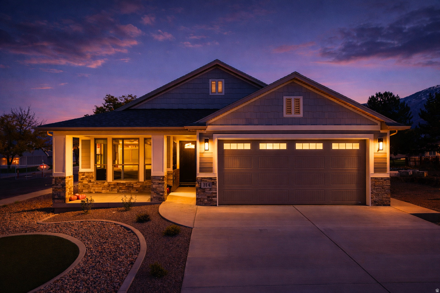 MOUNT LOAFER FLATS - Residential