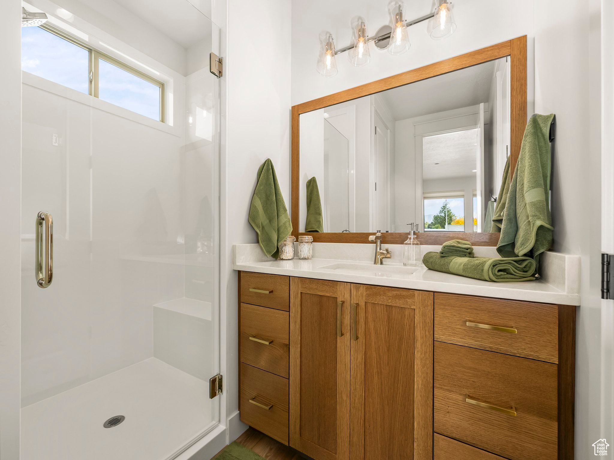 MOUNT LOAFER FLATS - Residential