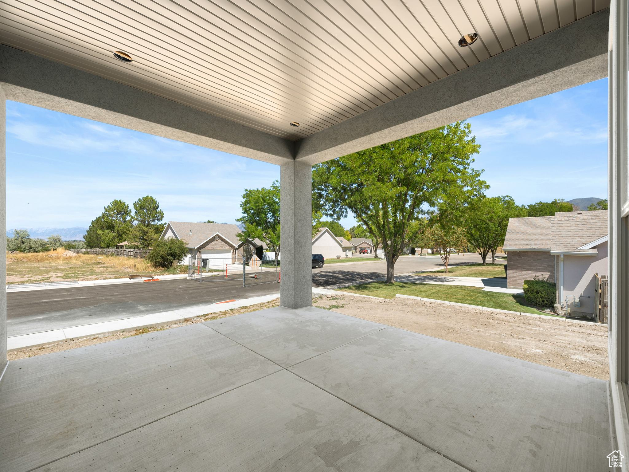 MOUNT LOAFER FLATS - Residential