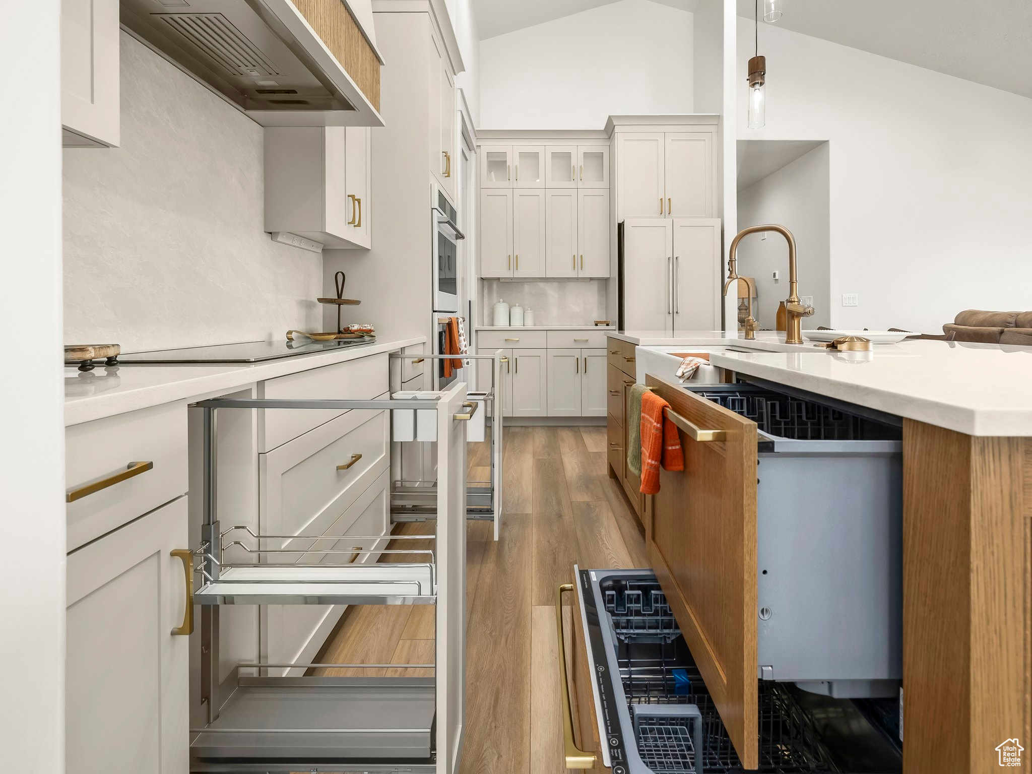 MOUNT LOAFER FLATS - Residential