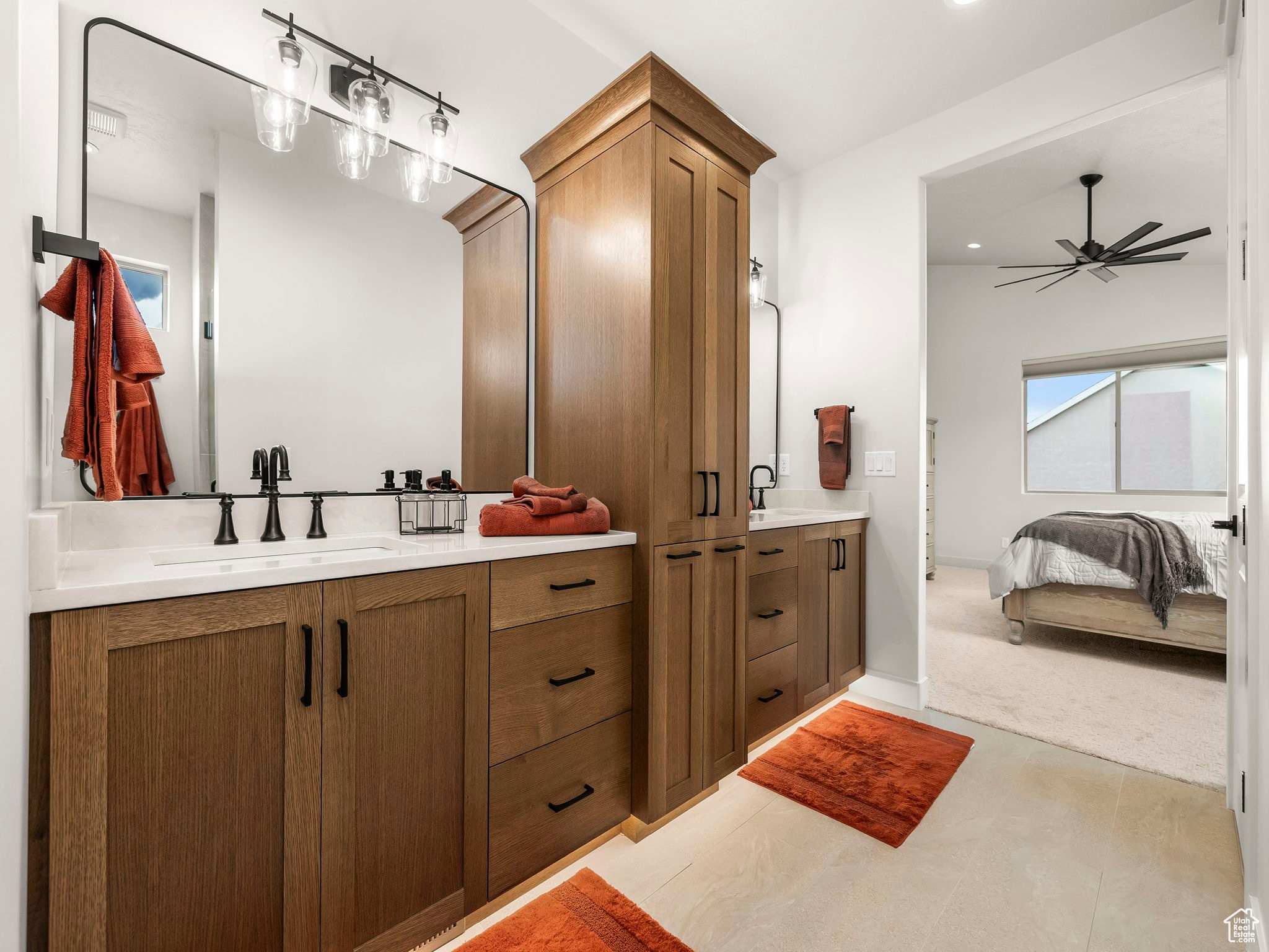 MOUNT LOAFER FLATS - Residential