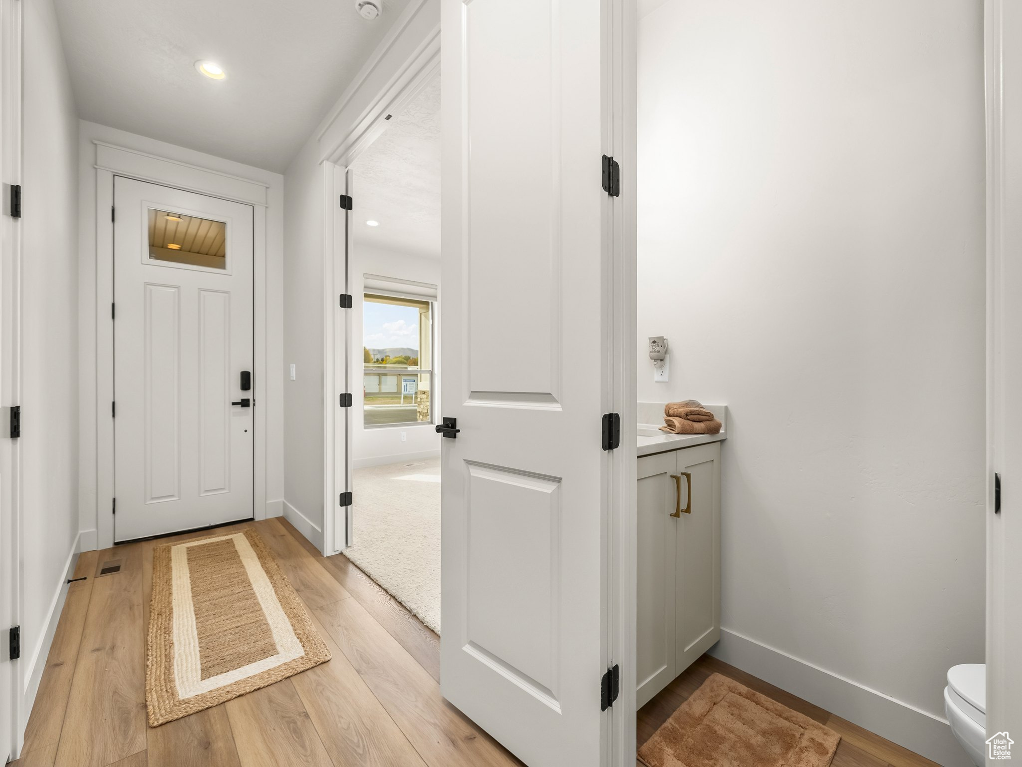 MOUNT LOAFER FLATS - Residential