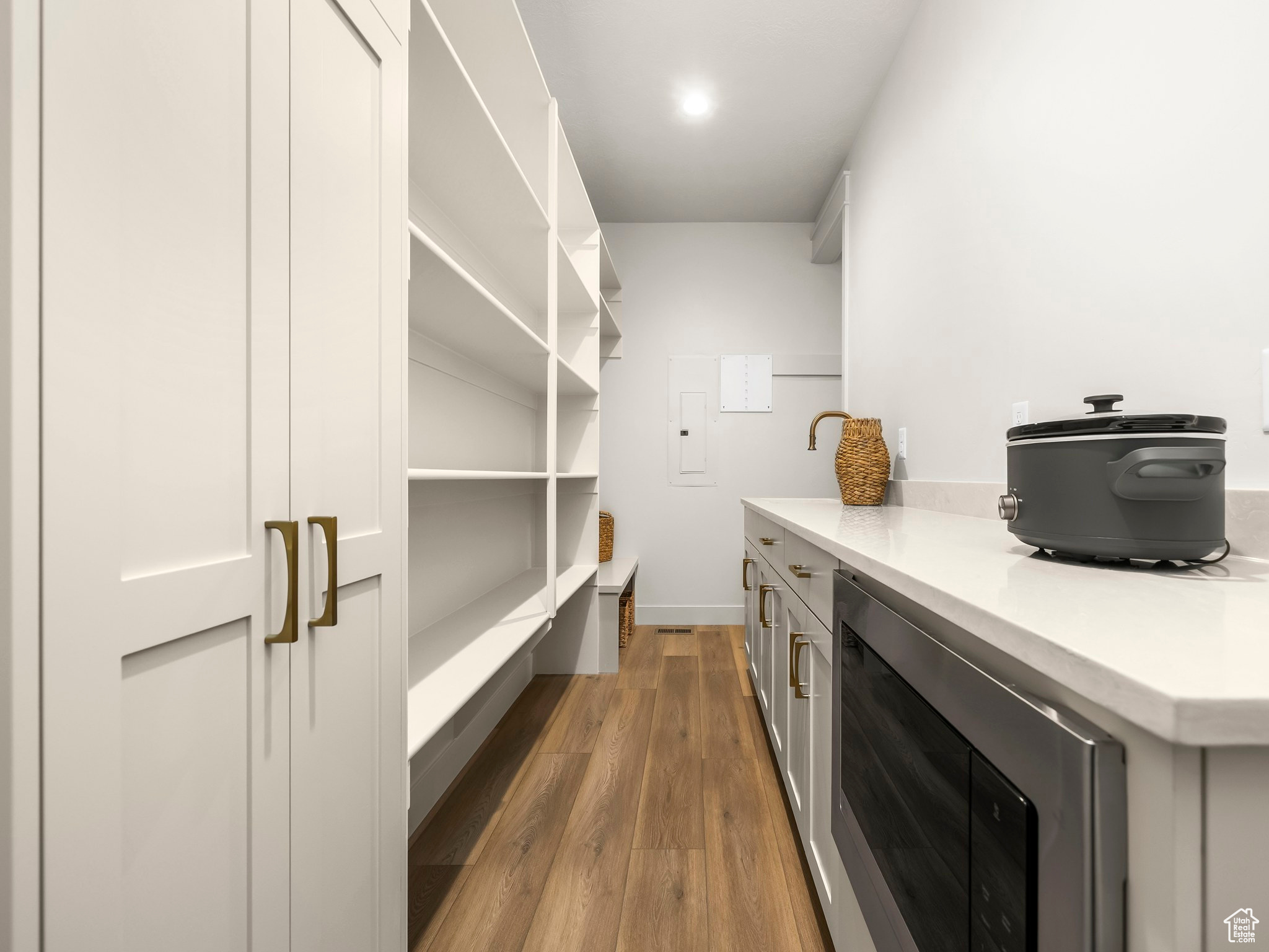 MOUNT LOAFER FLATS - Residential