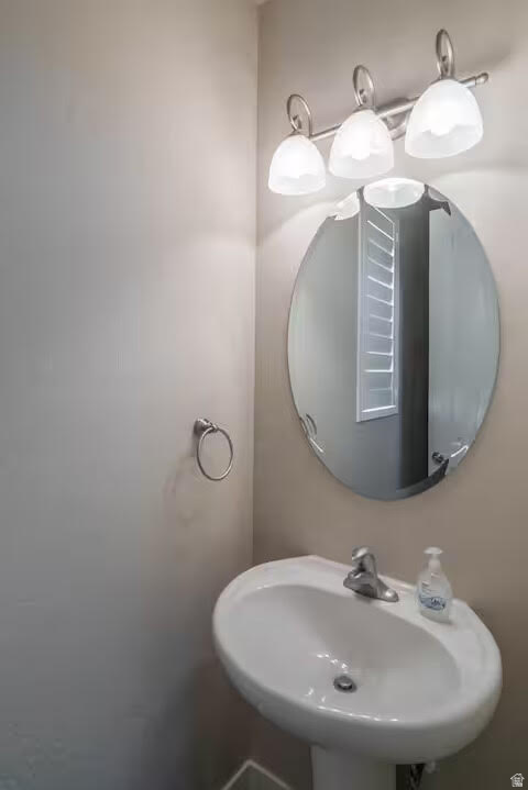 PARADISE VILLAGE AT - Residential