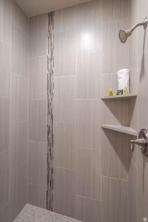 PARADISE VILLAGE AT - Residential