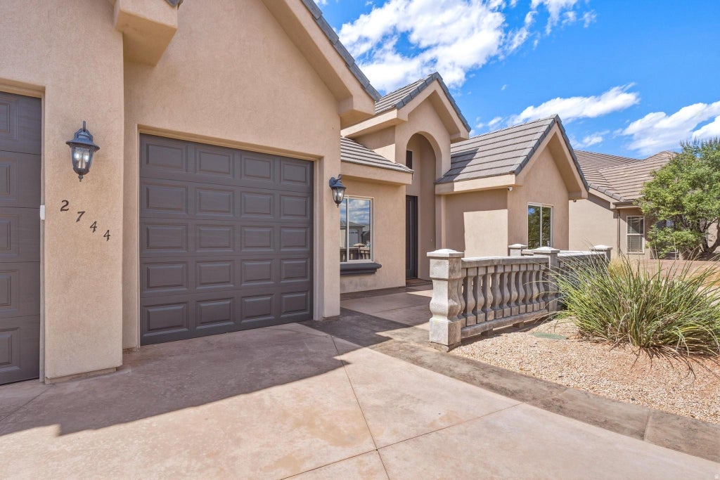 Photo of 2744 S 3820 W, Hurricane, UT 84737 (MLS # 2186199)
