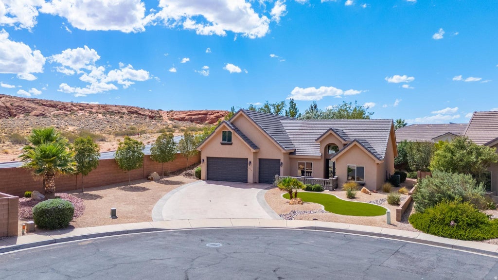 Photo of 2744 S 3820 W, Hurricane, UT 84737 (MLS # 2186199)