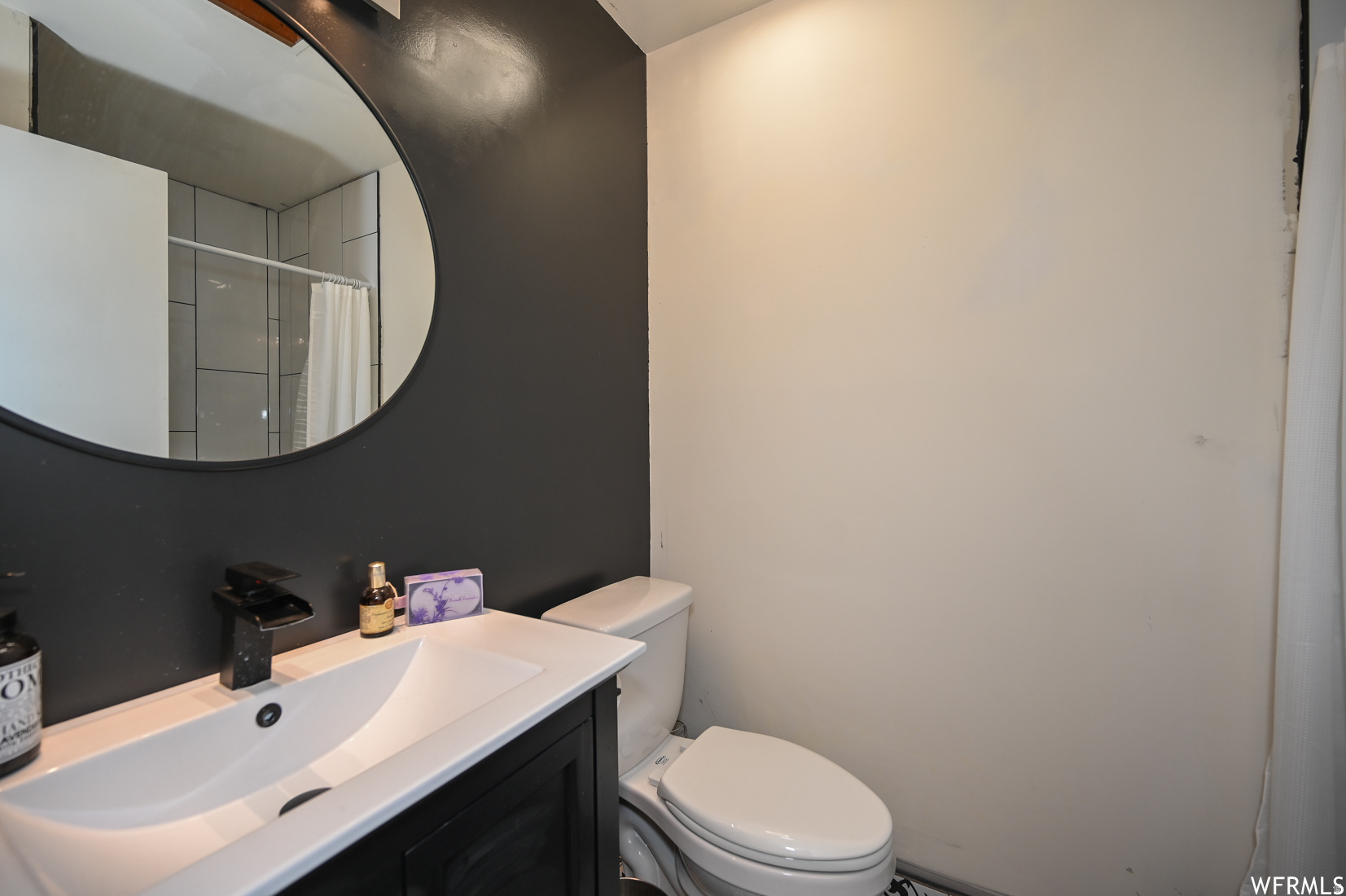 CARRIAGE LANE - Residential