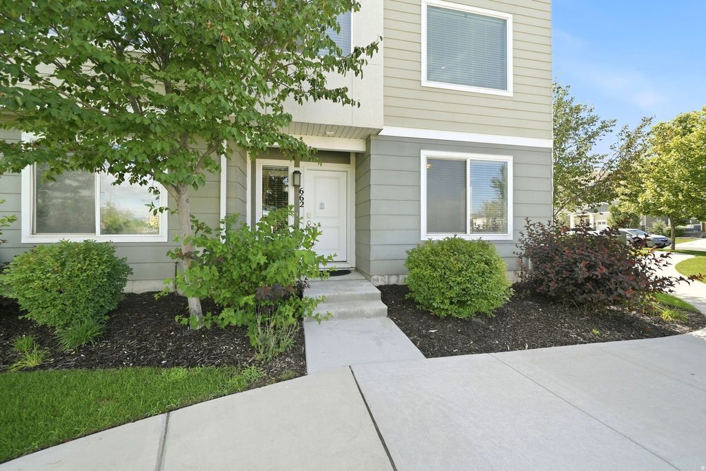Photo of 662 W KOINS WAY, Bluffdale, UT 84065 (MLS # 2168815)