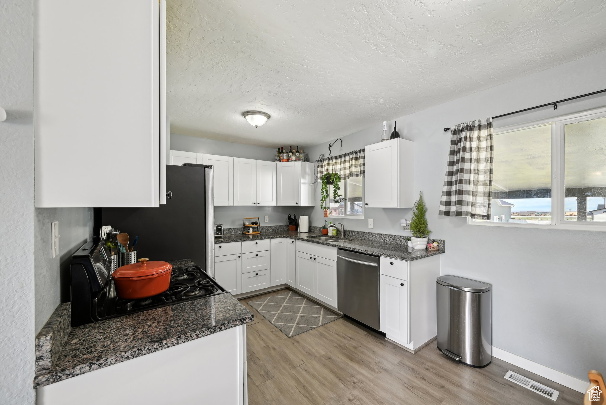 293 E Valley View Dr, Tooele, Utah image 10