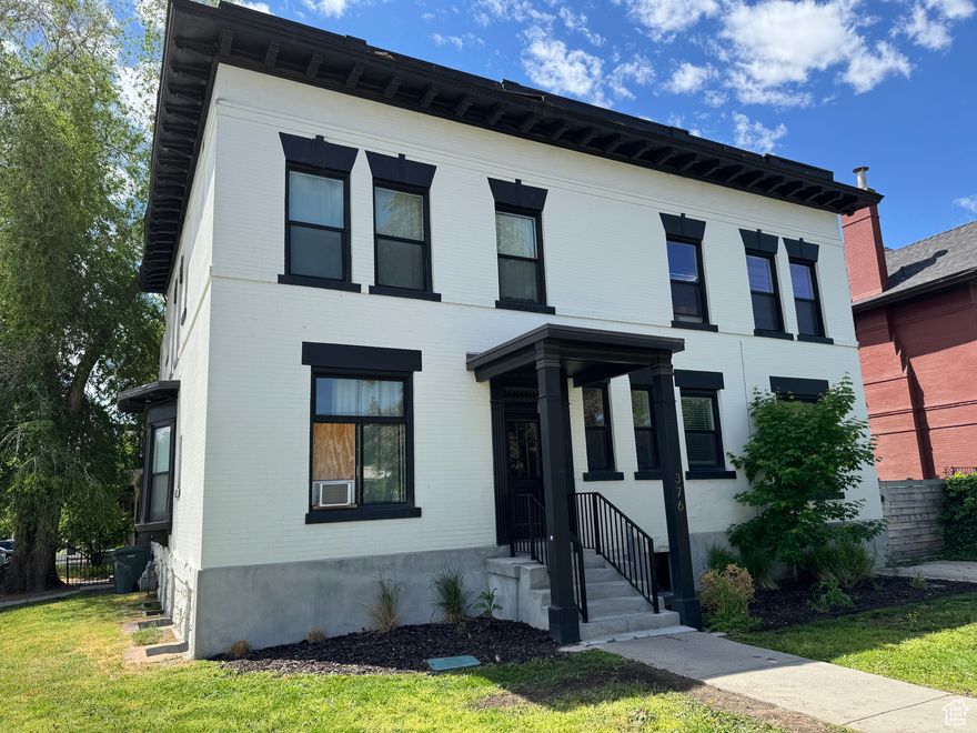 Situated in the heart of downtown Salt Lake City, 376 E Broadway is a 3-Studio and 6-One Bedroom Units property boasting a walk score of 91. All of the units have been beautifully renovated. Just one block from UTA's TRAX Red Line and surrounded by restaurants, shopping, and entertainment, the location offers unmatched urban convenience. Its highly walkable setting appeals to a diverse range of residents, making it a strong investment opportunity in a thriving downtown market.