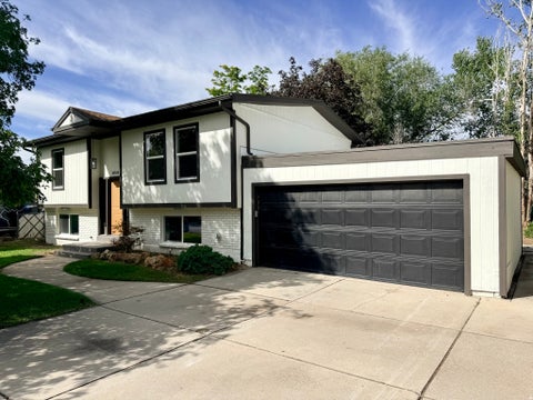 Homes For Sale - 10320 S Clearview Dr<br/> Salt Lake County, Sandy, UT 84070