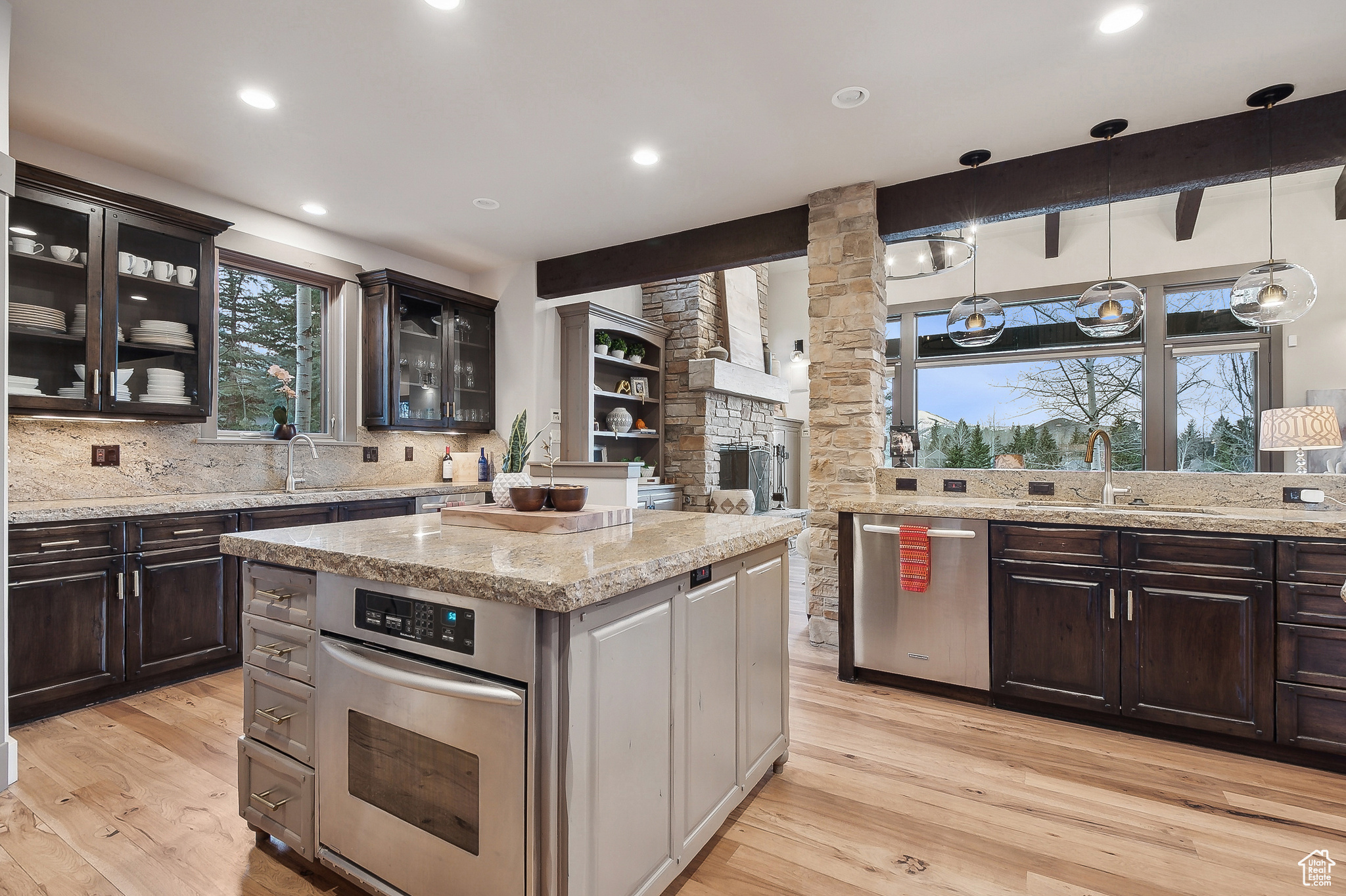 Park City, Utah 84060, United States, 5 Bedrooms Bedrooms, ,5 BathroomsBathrooms,Residential,Pending,119738