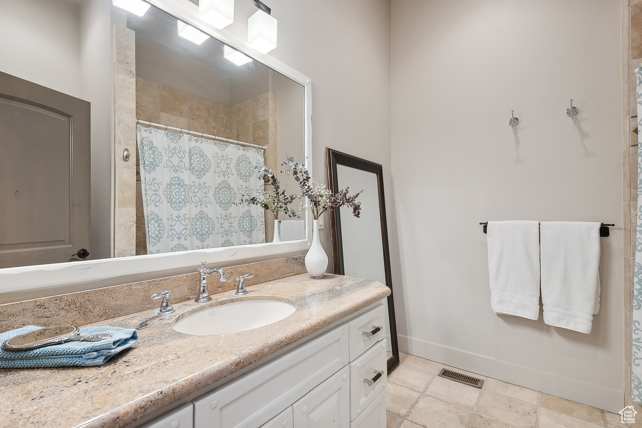 Park City, Utah 84060, United States, 5 Bedrooms Bedrooms, ,5 BathroomsBathrooms,Residential,Pending,119738