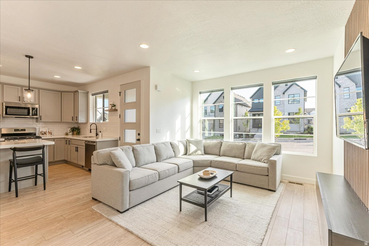 HOLBROOK FARMS PLAT - Residential