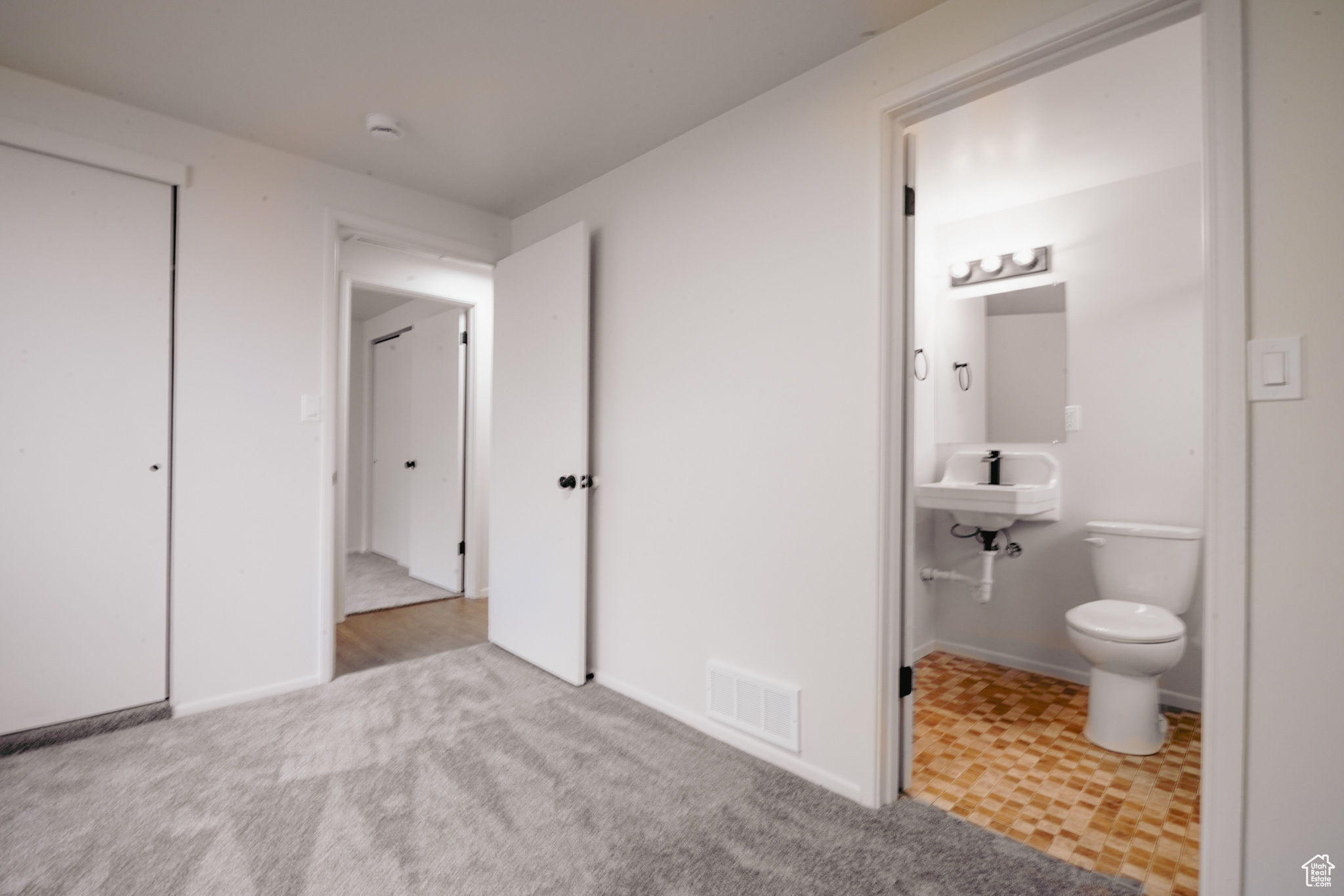 REDWOOD VILL - Residential