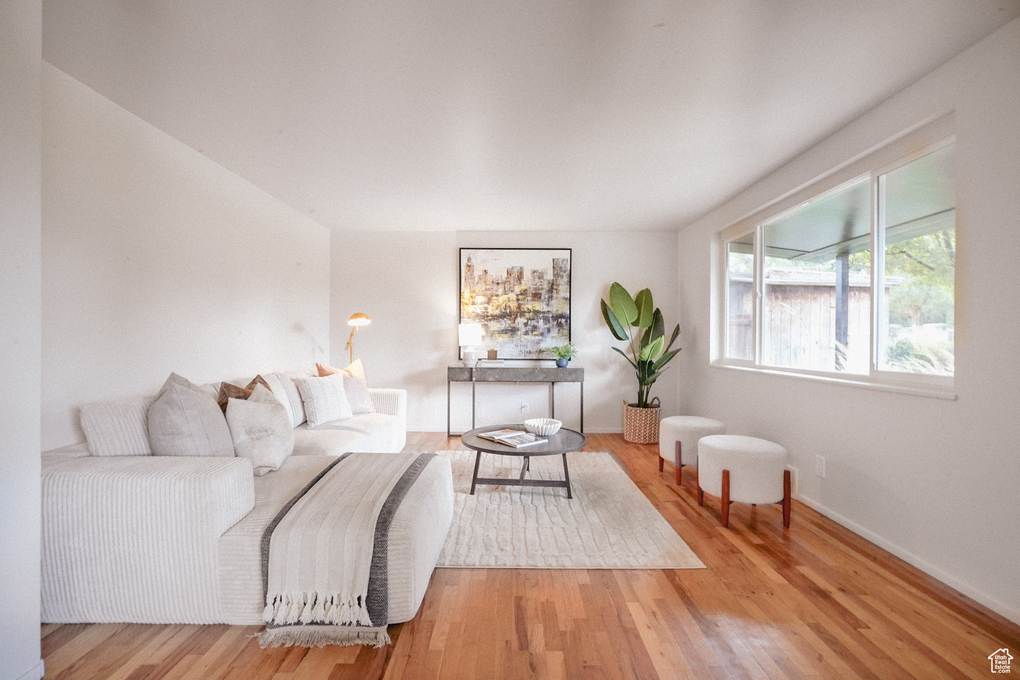 REDWOOD VILL - Residential