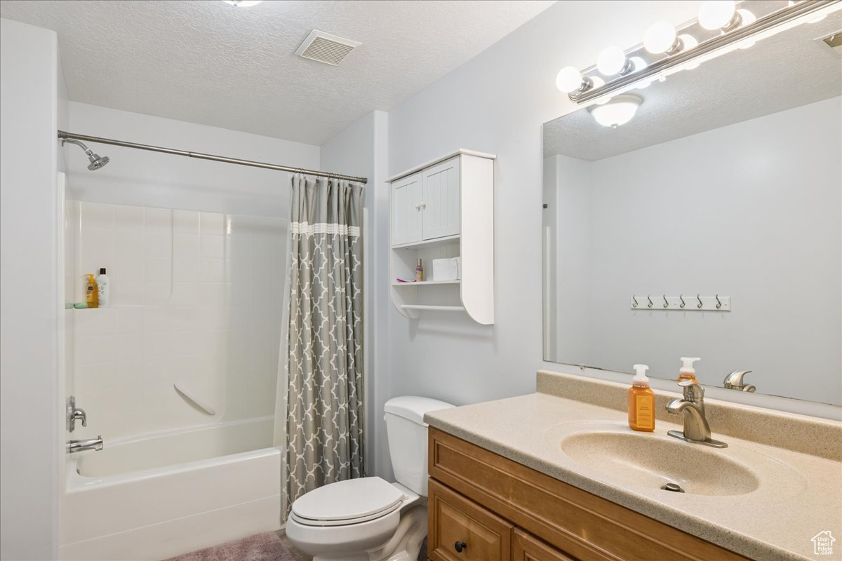FOX POINTE - Residential
