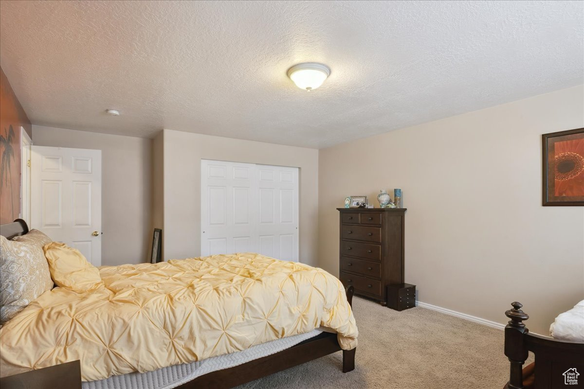 FOX POINTE - Residential