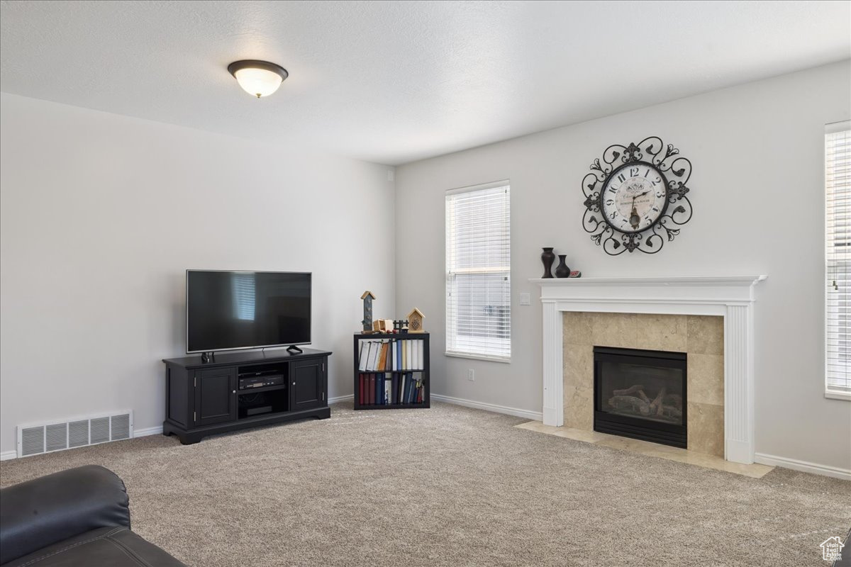 FOX POINTE - Residential