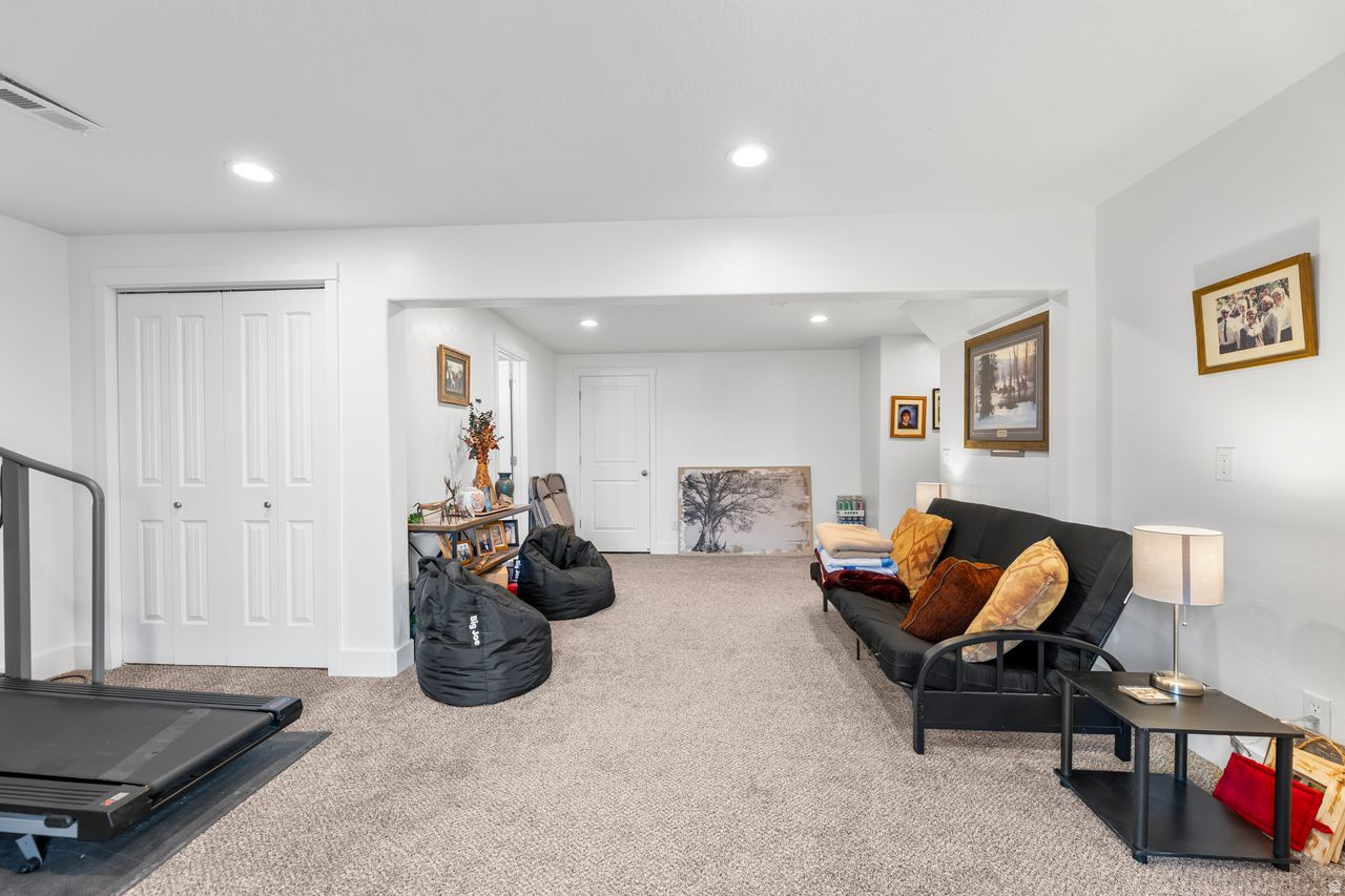 DEARBOURNE HEIGHTS - Residential