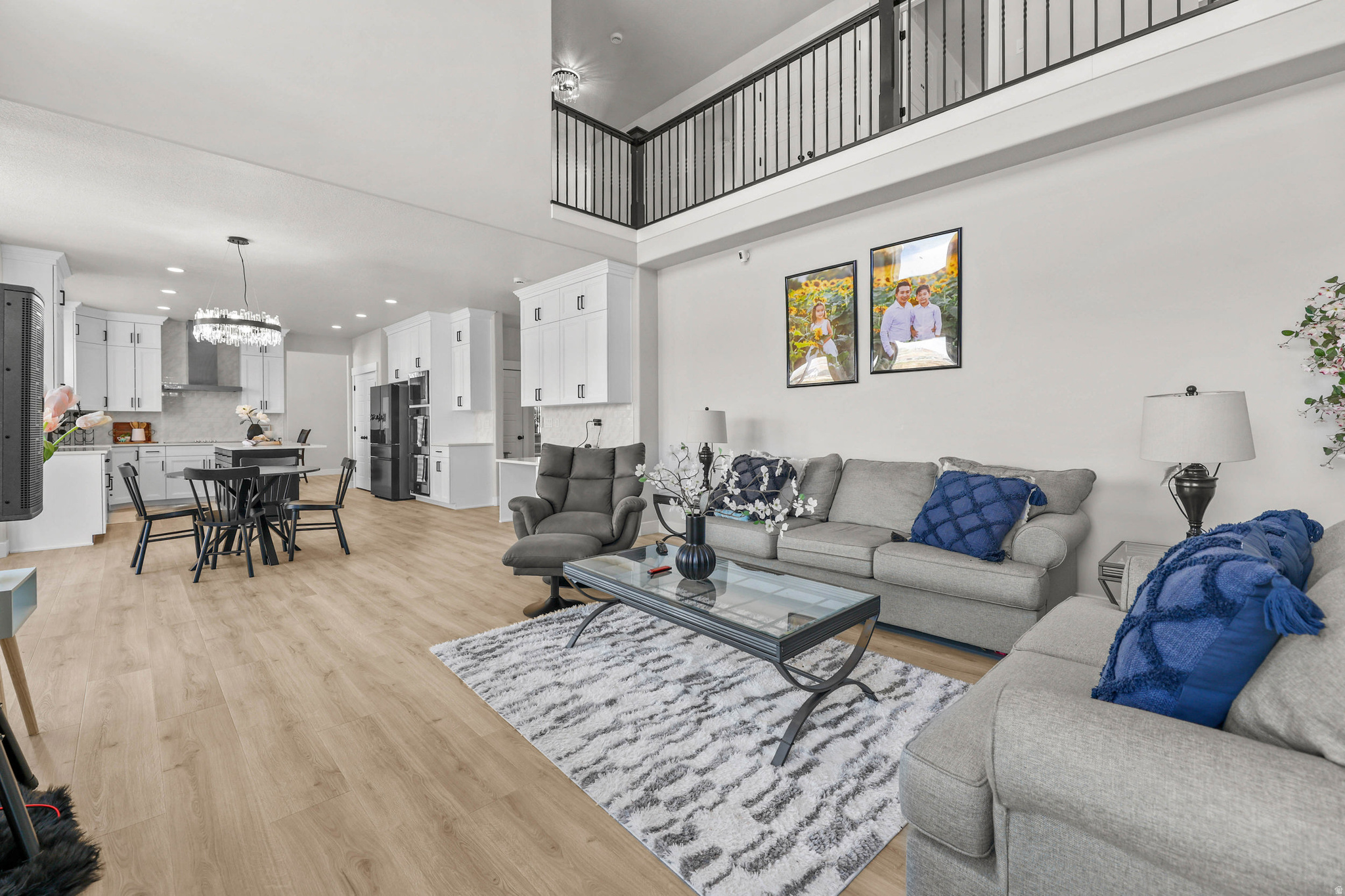 HIDDEN OAKS - Residential