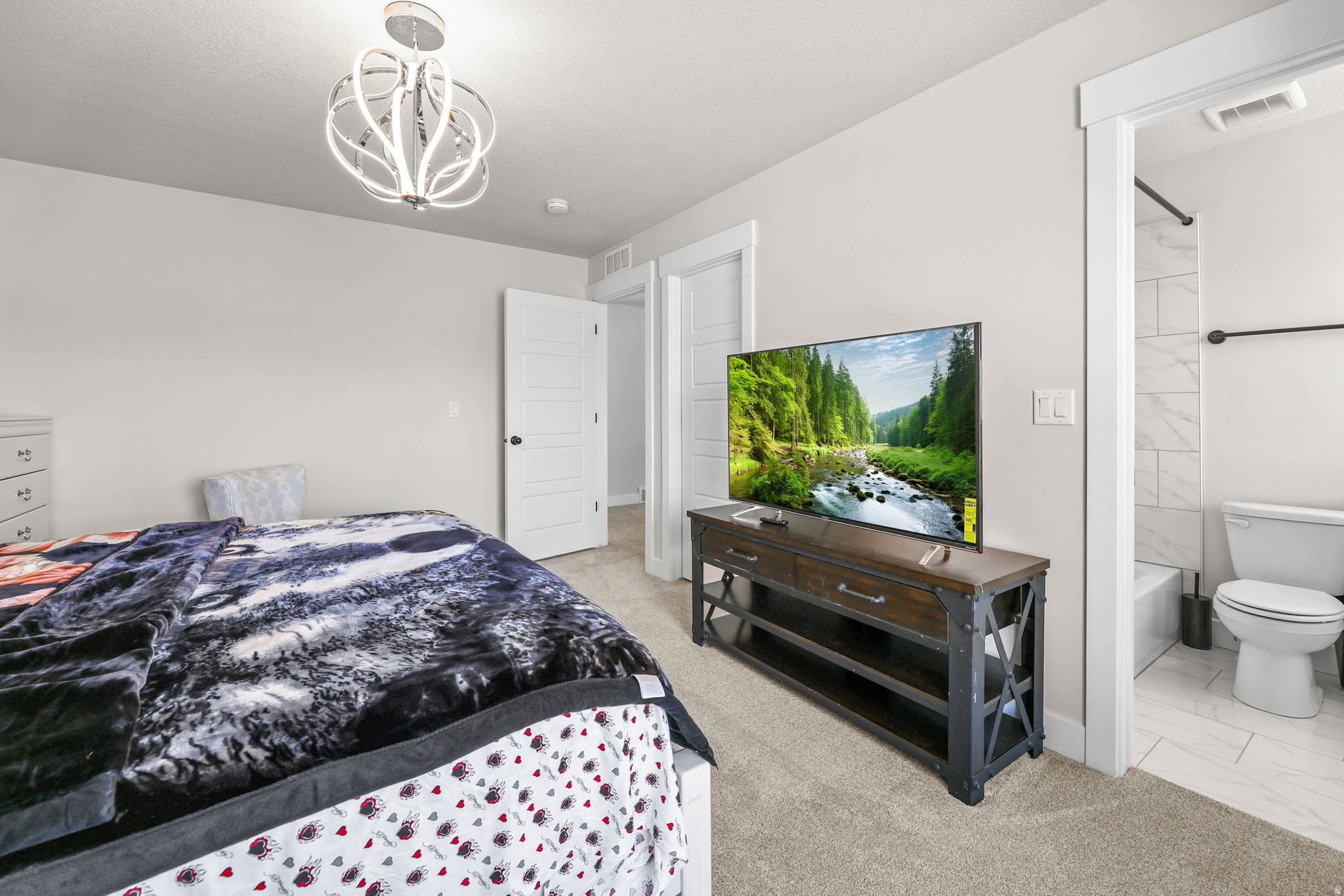HIDDEN OAKS - Residential