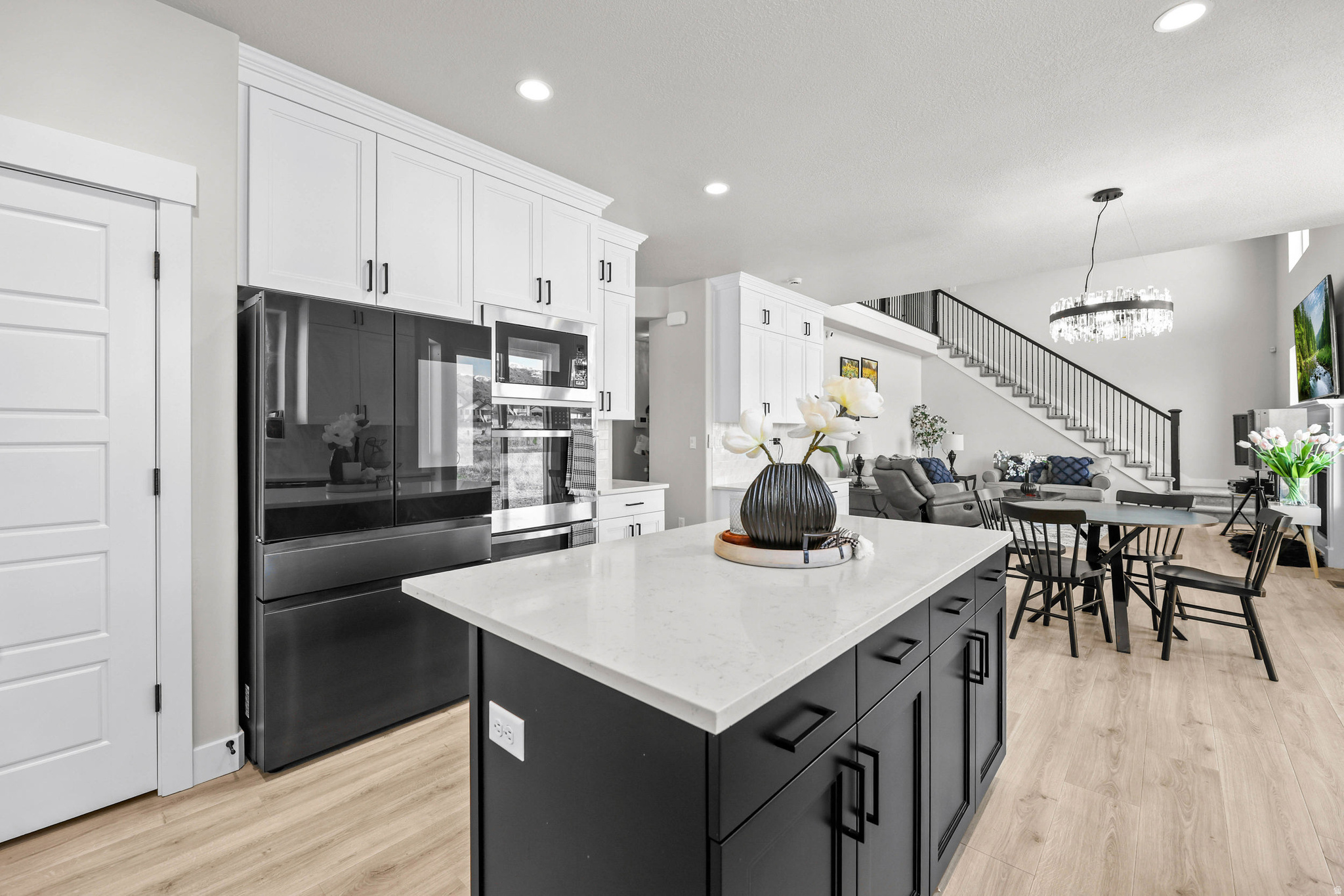 HIDDEN OAKS - Residential