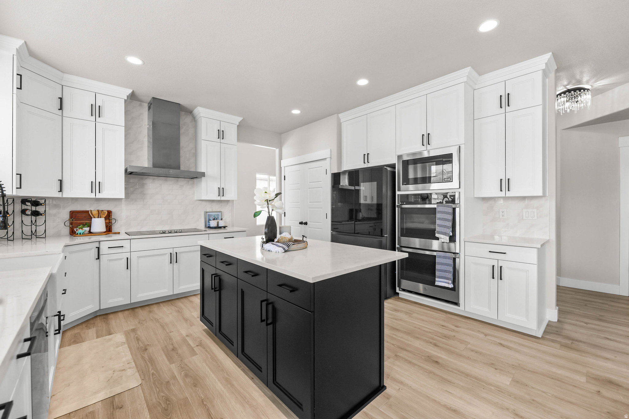 HIDDEN OAKS - Residential