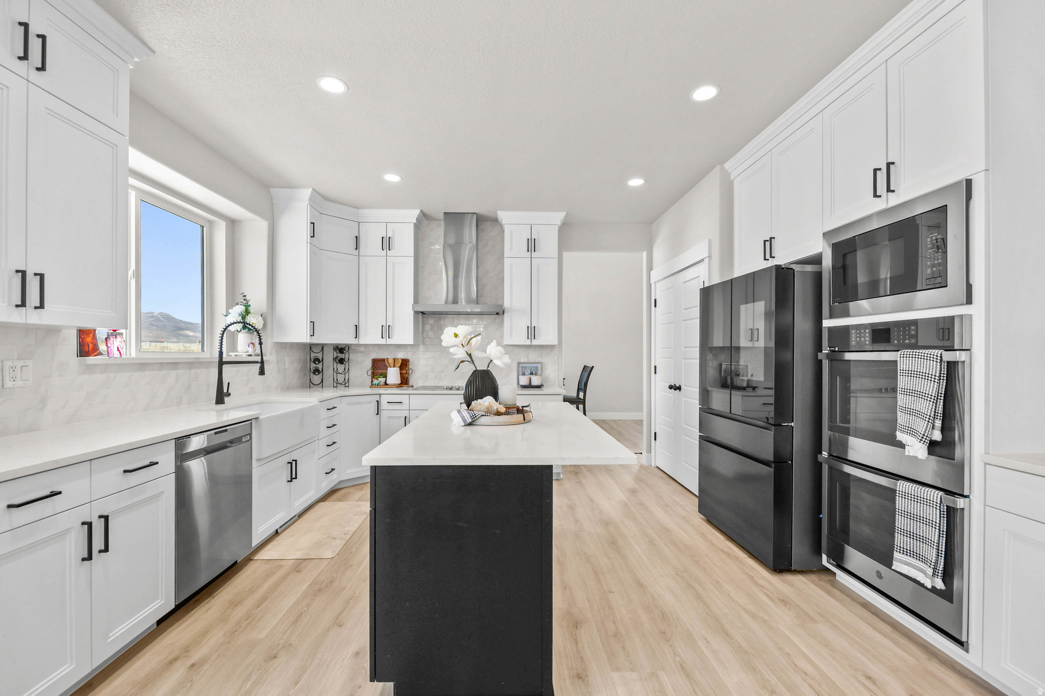 HIDDEN OAKS - Residential