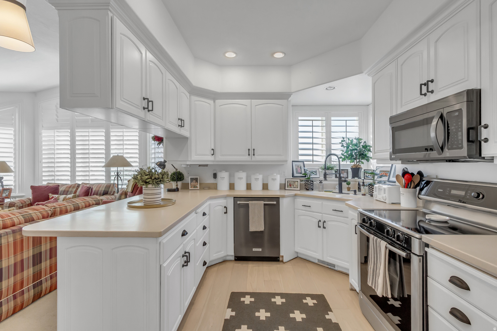 ROCK CANYON - Residential Income