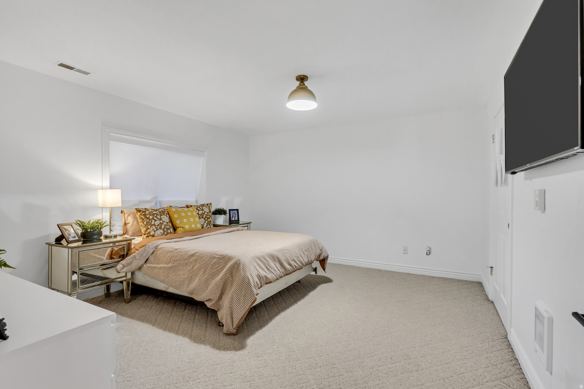 ROCK CANYON - Residential Income